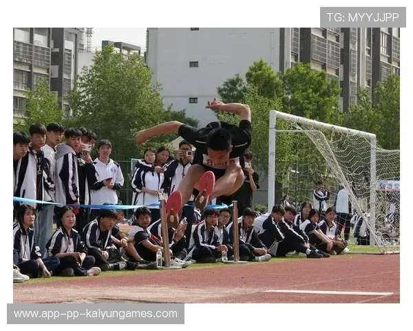 精彩瞬间合集:赛季中那些令人振奋的精彩瞬间!,赛场精彩瞬间 精彩瞬间合集:赛季中那些令人振奋的精彩瞬间!,赛场精彩瞬间