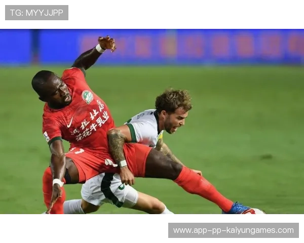 北京国安恩科洛洛抢点到位,门前推射干净利落 北京国安恩科洛洛抢点到位,门前推射干净利落